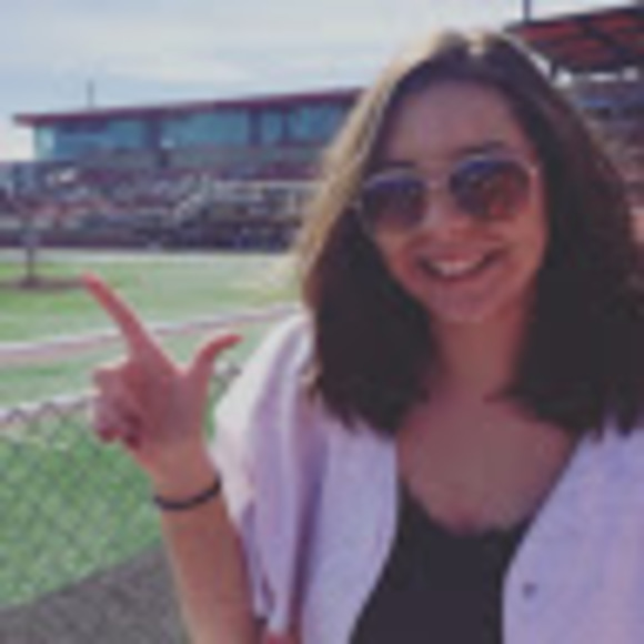 Meet your Posher, Brooke - Picture 1 of 1